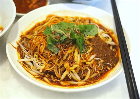 Get Ipoh S Iconic Hainanese Curry Mee At Megah Rise Mall S Restoran Yat