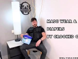 由歪歪扭扭的警察穿和使用尿布 Pornhub Gay