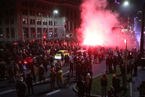 Miles De Personas Volvieron A Salir A Las Calles En Polonia Para Protestar Por La Reforma Del