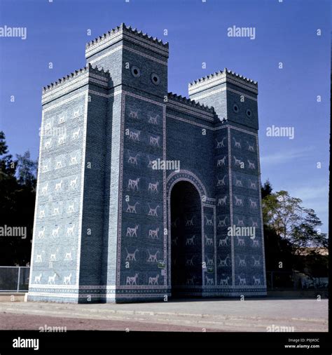 The ishtar gate hi-res stock photography and images - Alamy