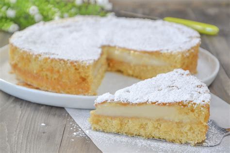 Carota Generoso Suffisso Torta Soffice Alla Crema Pasticcera Nube