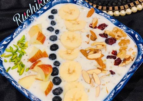 Oats porridge with fruits nuts Recipe by Ruchika Anand - Cookpad