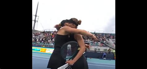 L Emozionante Abbraccio Tra Sabalenka E Badosa Commuove Il Pubblico Di