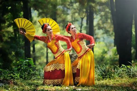 34 Tarian Tradisional Dari Berbagai Provinsi Di Indonesia Page All Orami