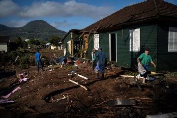 Brasil ya son al menos 37 los muertos por el devastador ciclón que