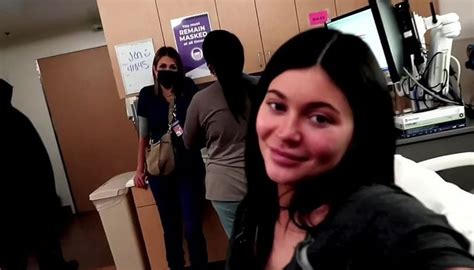 Kylie Jenner Shares Labor Room Scenes From Sons Birth Watch Video