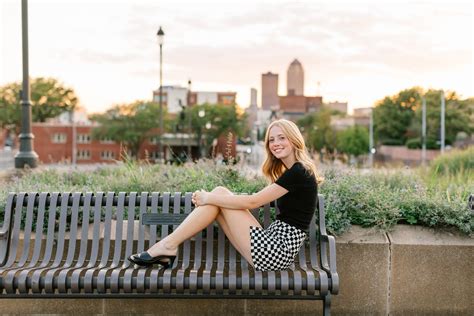 Des Moines Senior Photos Katie — Des Moines Wedding Photographer