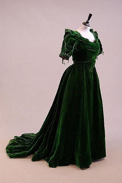 Late 1890s Emerald Green Velvet Ball Gown Edwardian Fashion Vintage