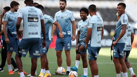 Ap S Pedido De Ariel Holan Santos Reintegra Jogadores Ao Elenco