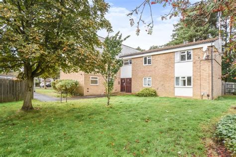 1 Bedroom Ground Floor Flat For Sale In Dalcross Bracknell Rg12 0ul