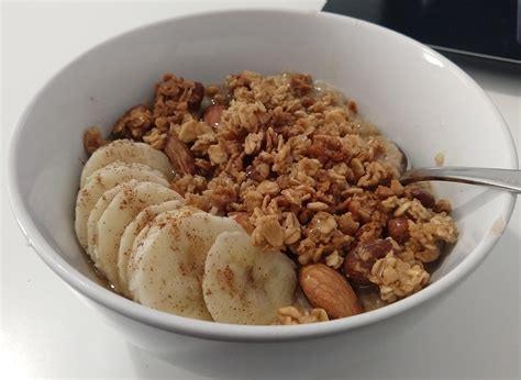 Big Filling Bowl Of Oatmeal For Lunch ~400 Calories R 1200isplenty