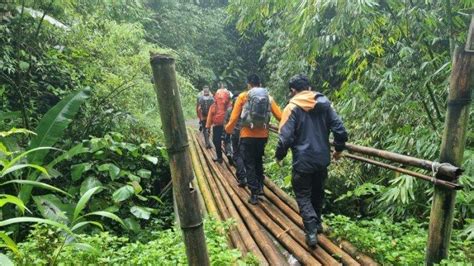 13 Orang Masih Di Cadas Gunung Marapi Tim SAR Langsung Jemput Pendaki