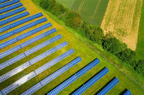 Entenda o que é e como funciona uma usina solar fotovoltaica HCC