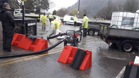 Uk Flood Rescues After Rivers Overflow In England And Wales Floodlist