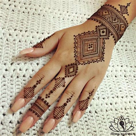 Top 200 Mehndi Designs & Different Types Of Henna Designs - Maxdio