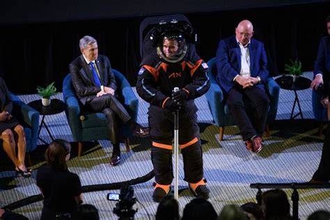 Penampakan Baju Luar Angkasa Nasa Yang Bakal Digunakan Astronot Artemis