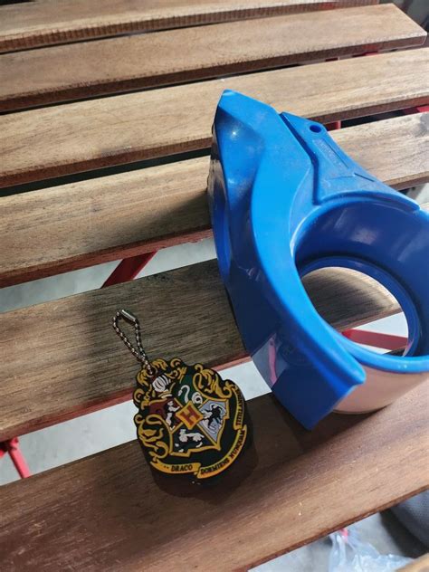 Harry Potter Rubber Keychain Hogwarts Crest 6 Cm On Carousell