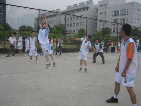 扬手于排球，凝神于人文——记人文学院06届新生男女混合排球赛 温州大学 人文学院