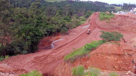 Prefeitura segue as obras de recomposição da Cratera do Portal