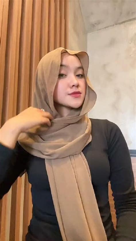 Pin Oleh Duddy Di Dombrer Bola Basket Wanita Gaya Hijab Gadis Lucu