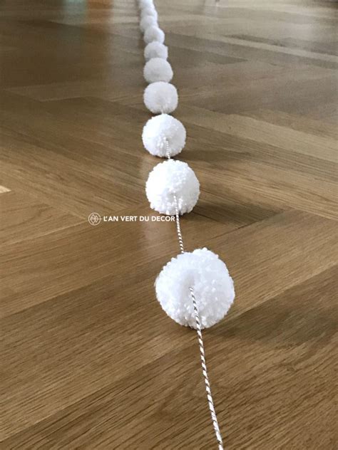 Diy Guirlande De Pompons L An Vert Du D Cor