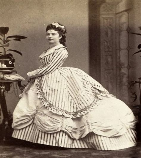 The Changing Silhouette Of Victorian Womens Fashion 1860s Hagen