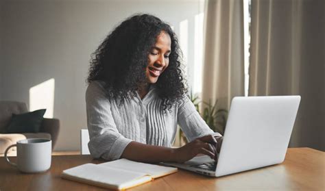 Voluntariado on line como a tecnologia pode ajudar a abraçar causas