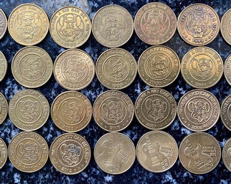 Vintage Chuck E Cheese Showbiz Pizza Arcade Tokens Collection Of