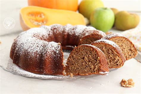 Bizcocho De Calabaza Con Manzana Y Nueces Cocinando Entre Olivos