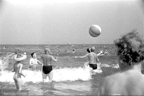 Zdjęcie nr 20 w galerii Lato w Sopocie w 1957 roku Sopocka plaża w