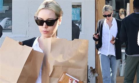 Aubrey Plaza Shows Off New Blonde Locks During Bagel Run During Brief Break From Hectic Schedule