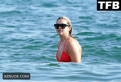 Alessia Russo Sexy Seen Flaunting Her Hot Bikini Body At The Beach In Italy Aznude