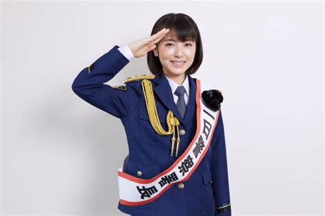 （写真）浜辺美波、橋本環奈、新井恵理那も 女性芸能人の“警察官”姿「逮捕されたい」「お似合い」 エンタメ コラム ｜クランクイン！