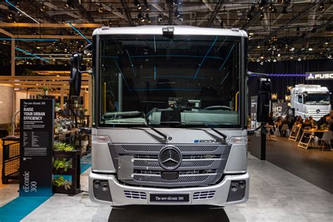 Mercedes Benz Zeigt E Econic Auf Der Iaa Transportation 2022