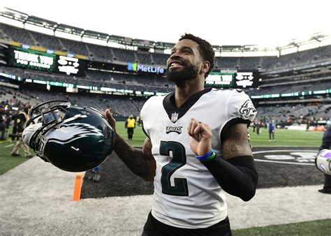 philadelphia eagles   escapes darius slay island