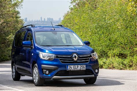 Renault Ticari Ailesinin Yeni Yeleri T Rkiyede Yeni Express Combi Ve