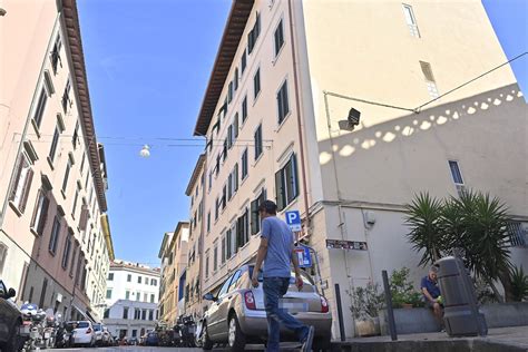 Livorno Morto Bimbo Di 2 Anni Arrestata La Madre Si Fa Strada L