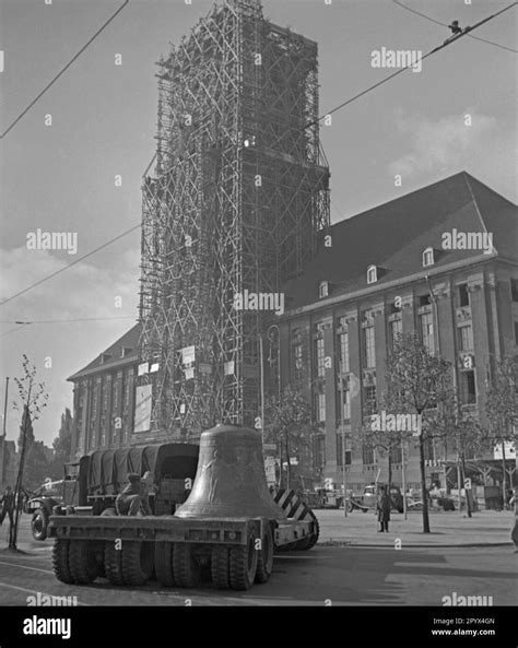 Aufnahme Der Freiheitsglocke Auf Der Ladefl Che Eines Tiefladers Der Us