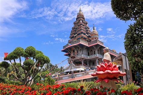 remarkable churches  indonesia iseeindonesiacom