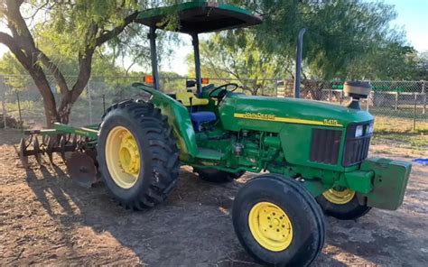 5 Most Iconic Green Tractor Brands - Yard Floor