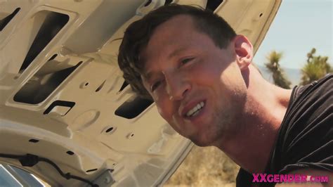 Shemale Babe Sucking Dick