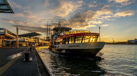 Fondos de Pantalla 1366x768 Alemania Hamburgo Ríos Amarradero Barco de