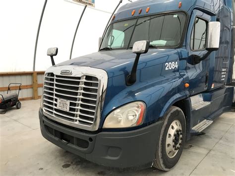 Freightliner Cascadia Hood