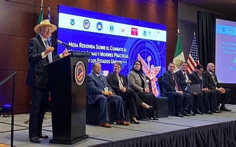 Ken Salazar reconoce que 70 de armas que entran ilegalmente a México