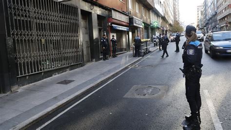 Un detenido en el edificio okupa de la ronda de Nelle de A Coruña por