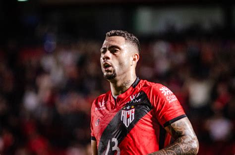 Futuro de Wellington Rato é incerto no Atlético GO destaca presidente EG