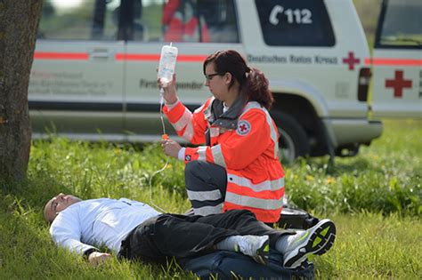 Helfer Vor Ort Drk Kv N Rtingen