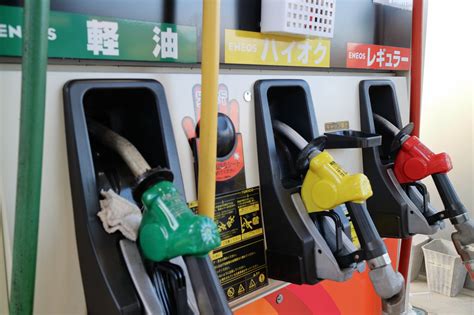 軽油とレギュラーガソリンの違いとは？ 中古車なら【グーネット】