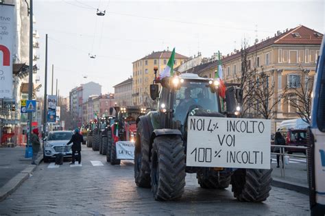 Agricoltori I Motivi Della Protesta Dei Trattori Lapresse