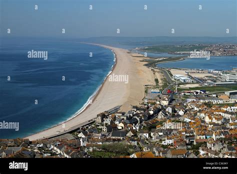 18 Mile Long Chesil Beach Hi Res Stock Photography And Images Alamy